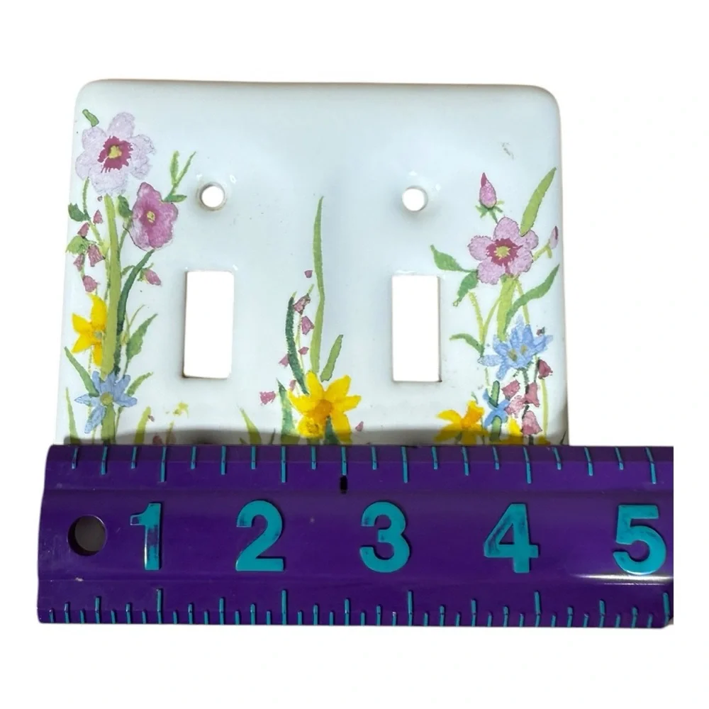 Pink‎ and White Floral Light Switch Plate